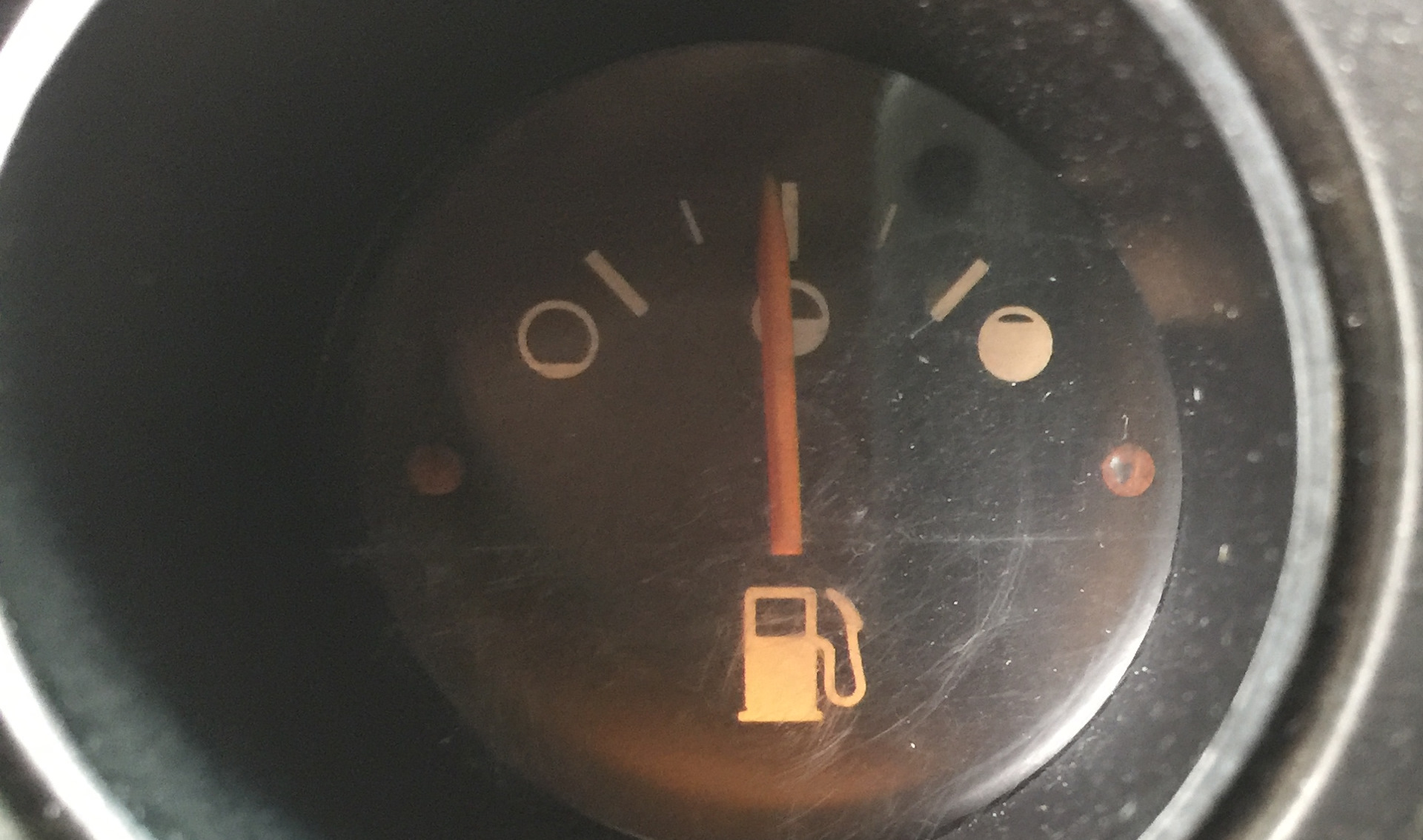 Расходуйте резервное топливо на поиск ближайшей АЗС