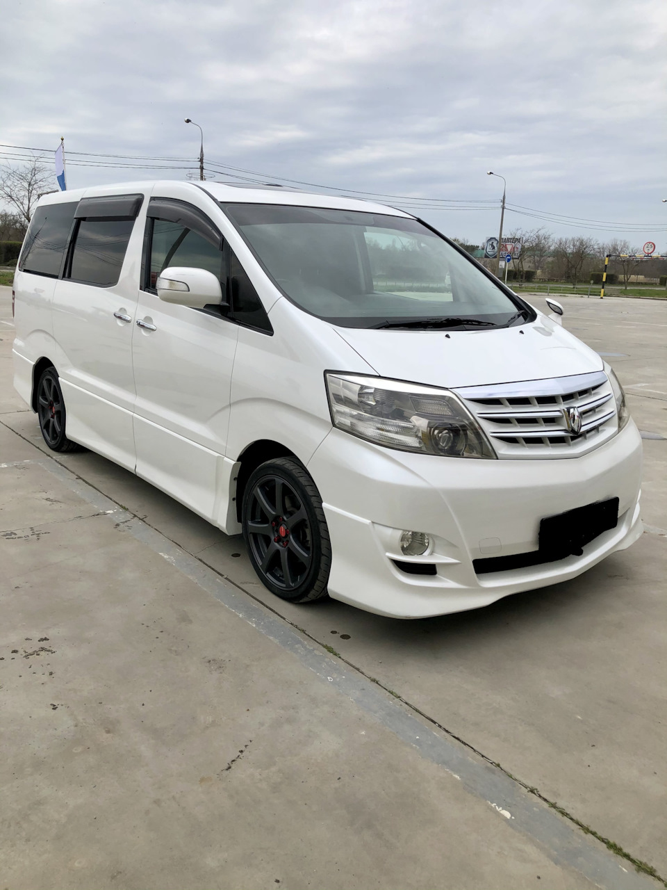 Диски на альфард r18. Диски Тойота альфард. Альфард диски 17. Toyota Alphard на дисках Wasson пятиконечная звезда.