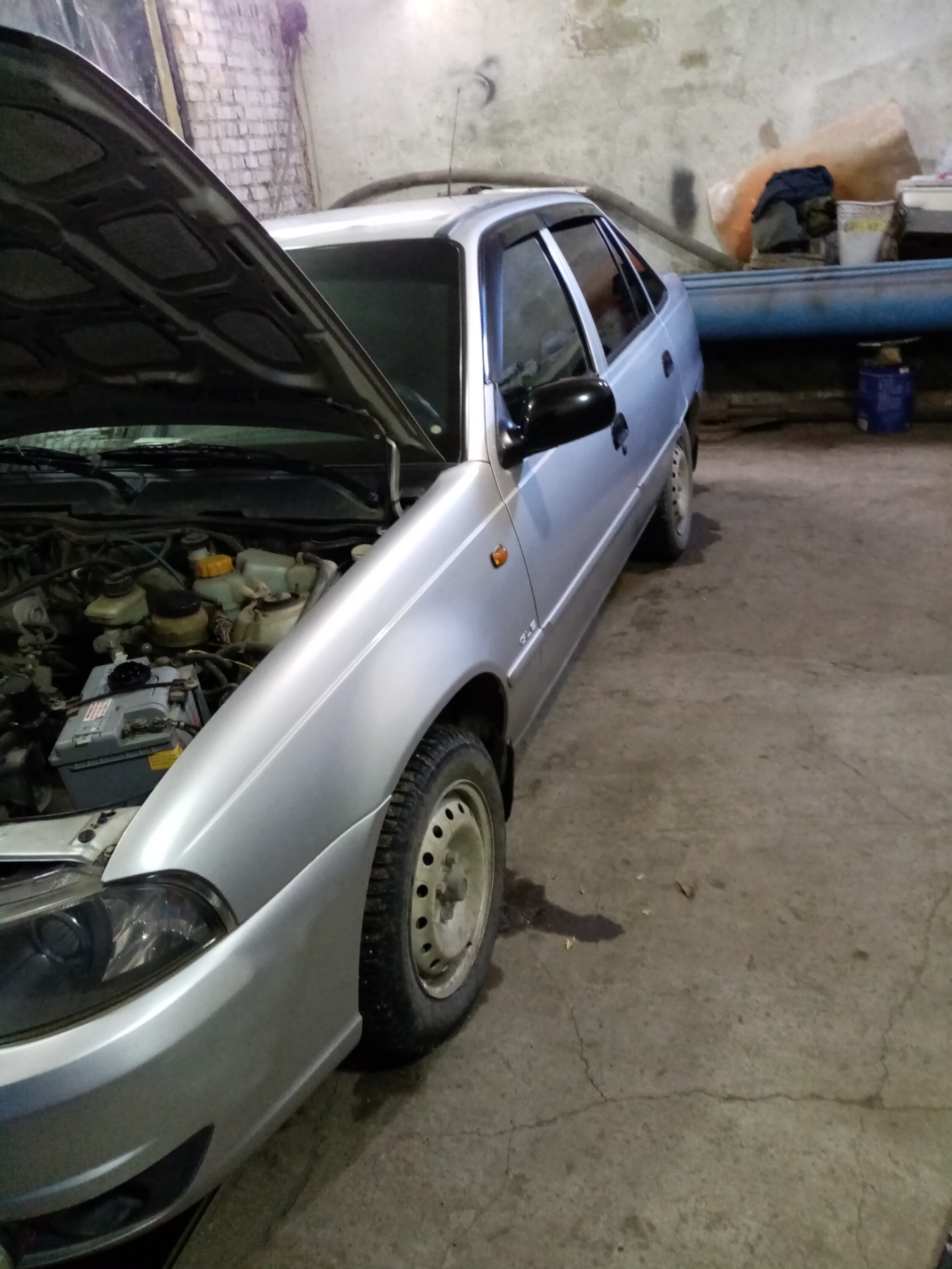 Замена масло в двигатели — Daewoo Nexia (N150), 1,5 л, 2012 года ...