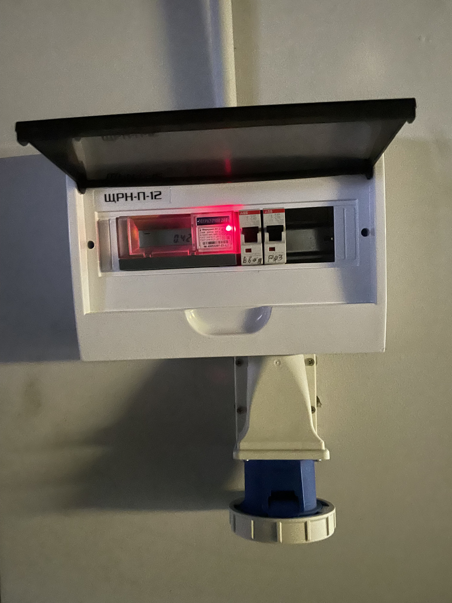 42 км/ч (~7+кВт) от синей розетки с адаптером 32А — Tesla Model 3 (1G ...