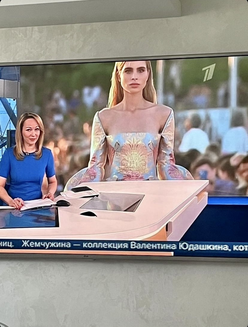 Оксана дочка, на показе Валентина Юдашкина 🔥🔥🔥 — DRIVE2