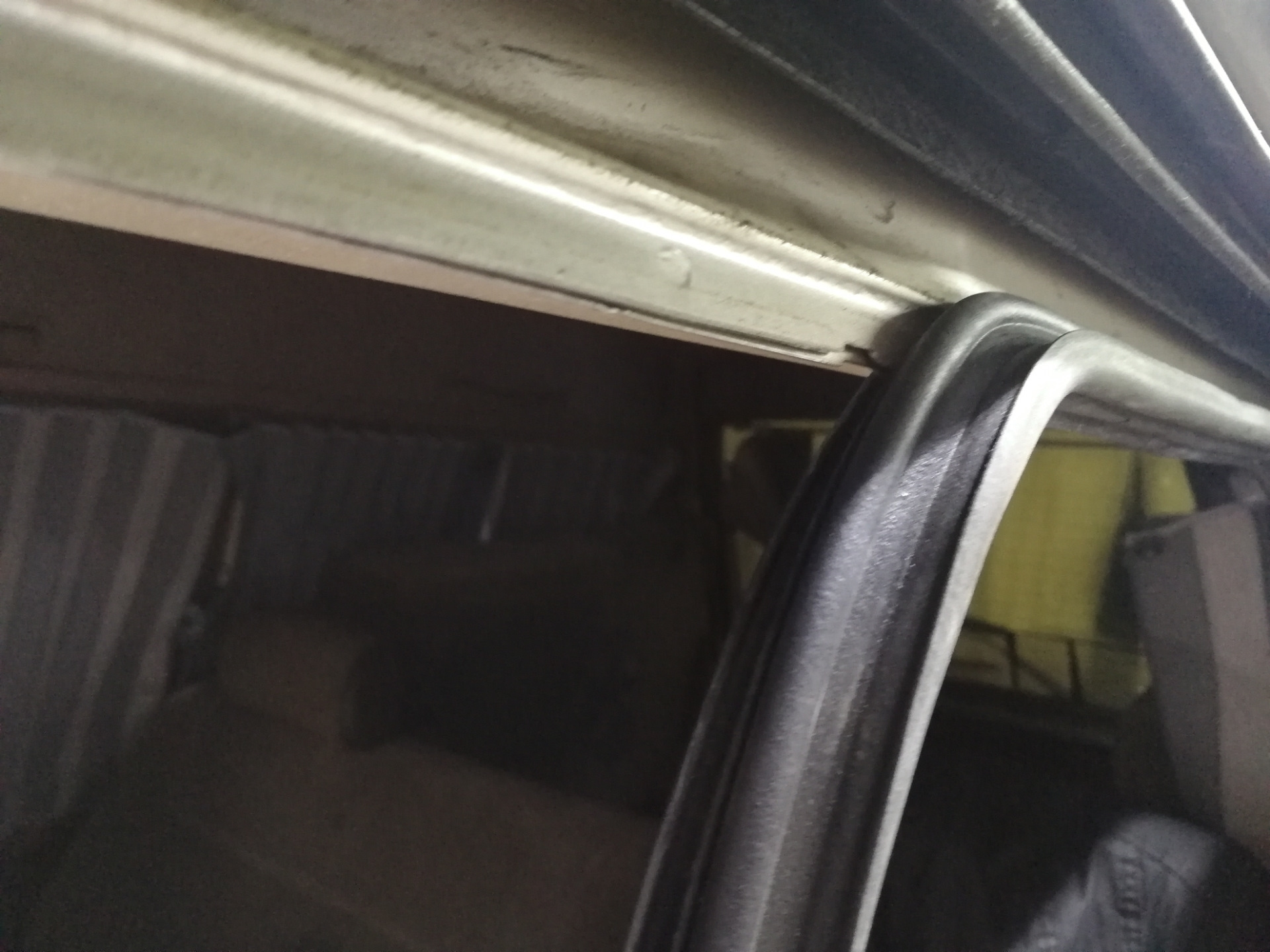 9. Замена уплотнительной резинки на сдвижной двери. — Toyota Town Ace ...