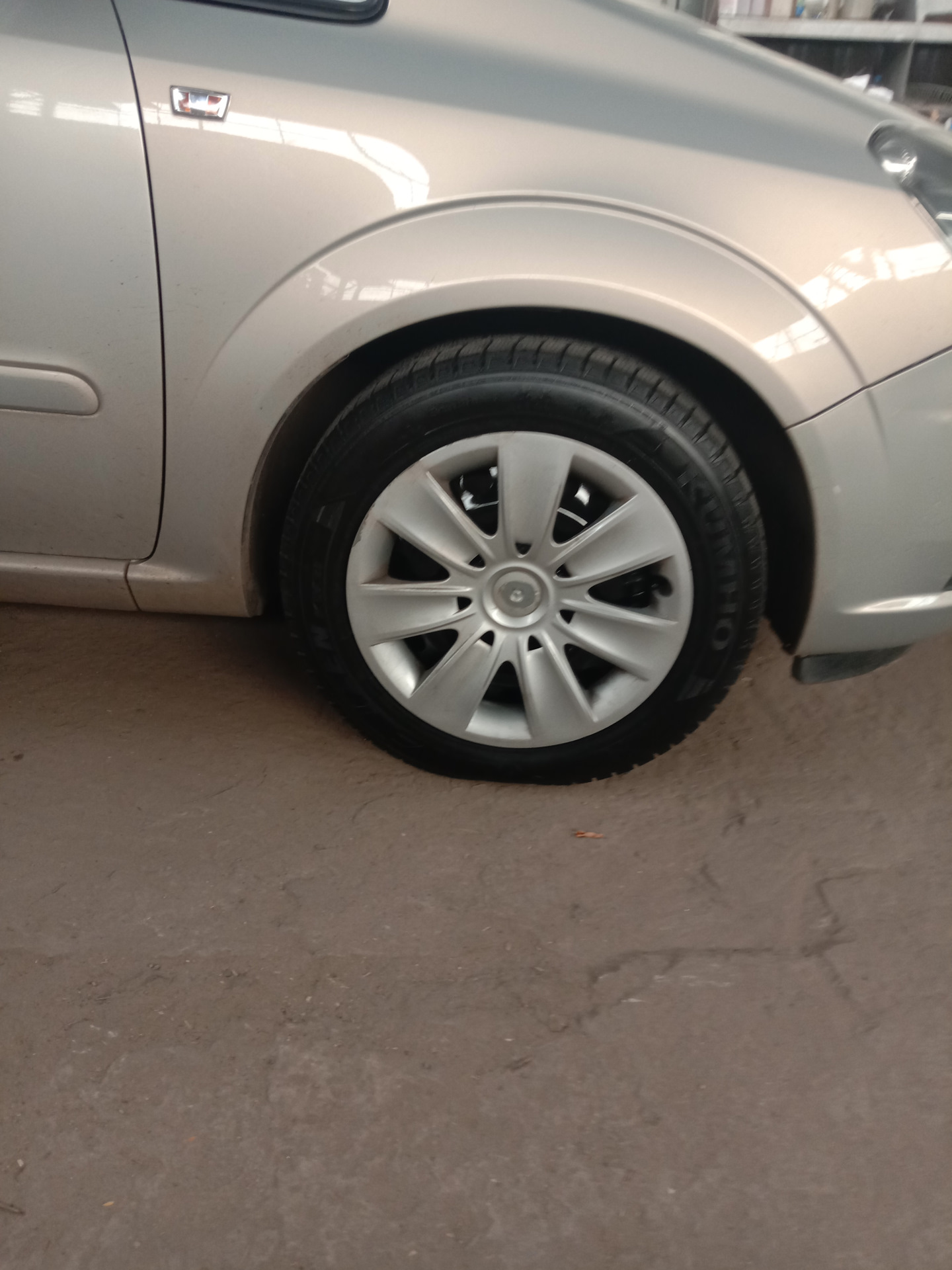 Зимние шины Kumho KW31 I*Zen 205/55 R16 91R — Opel Zafira B, 1,9 л, 2005  года | шины | DRIVE2