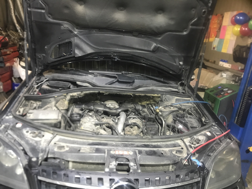 Дозаправка кондиционера — Mercedes-Benz M-Class (W164), 3,2 л., 2005 ...