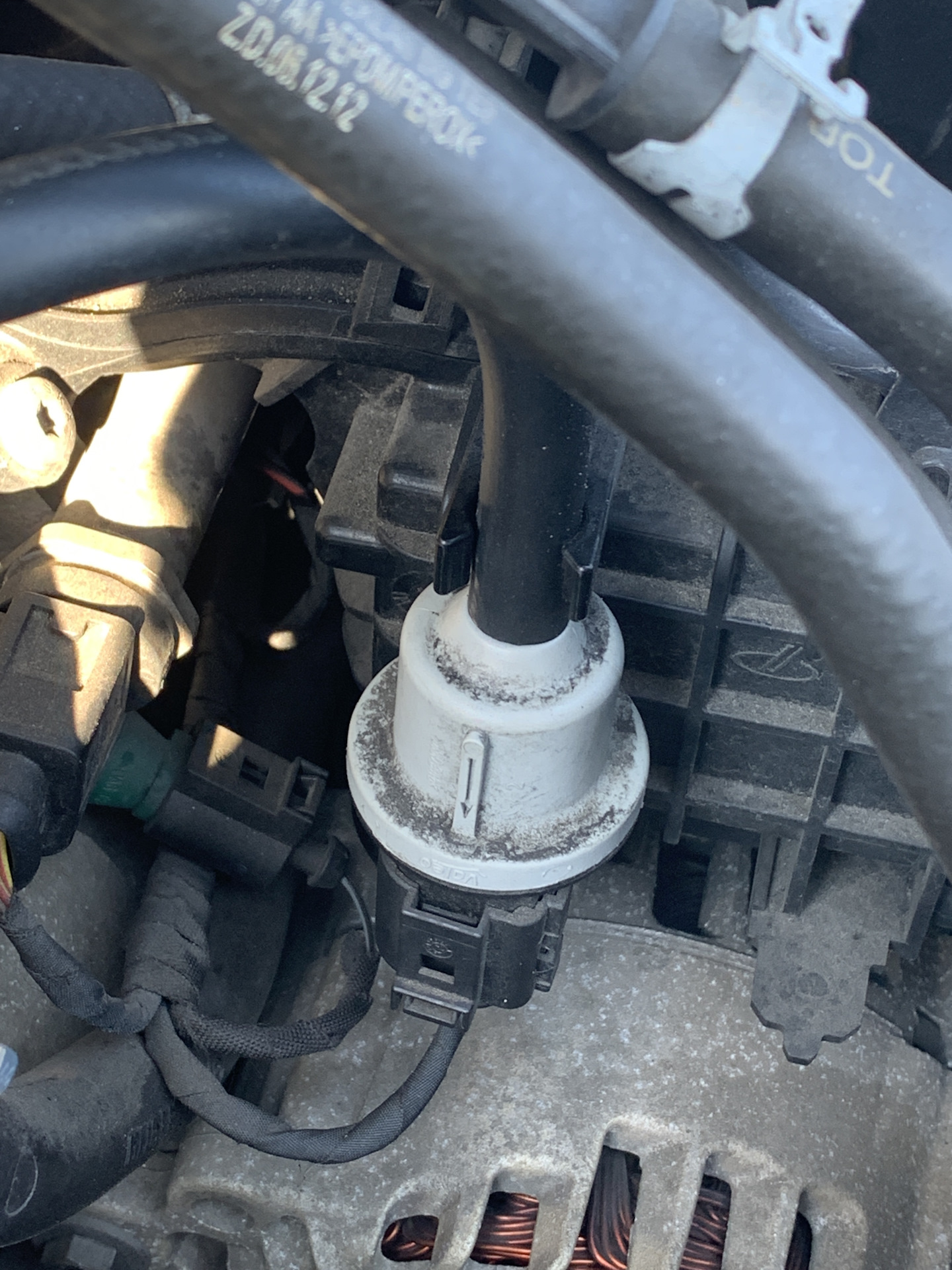 Замена трубки адсорбера CHPA — Volkswagen Golf Variant (Mk7), 1,4 л ...