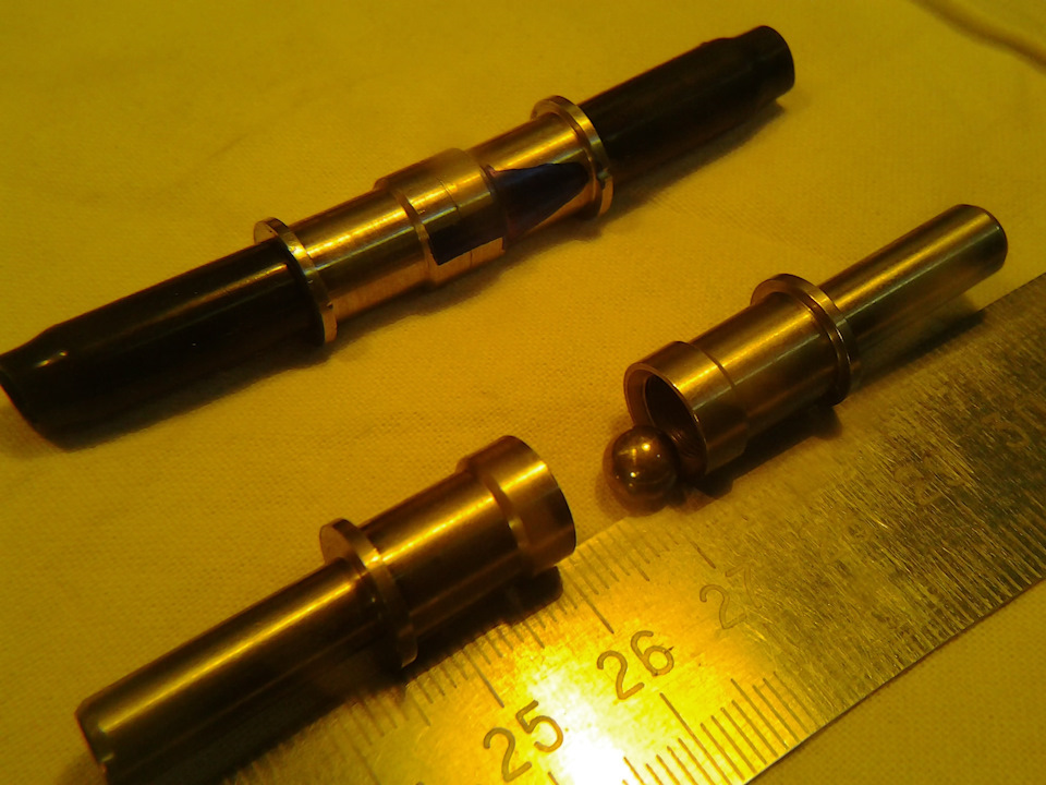 доработал, убрал пружину — Lada Калина Универсал (1G)