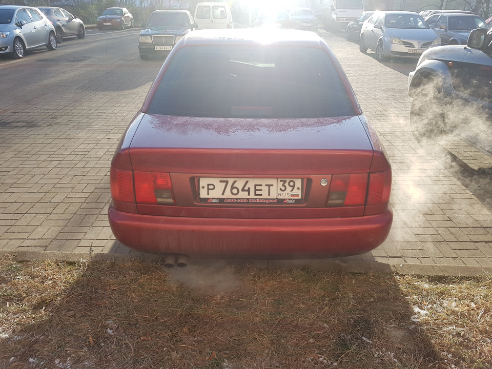 Hella black audi 80