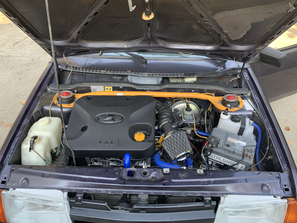 Декоративная крышка на мотор от гранты — Lada 21099, 1,5 л, 2001 года ...