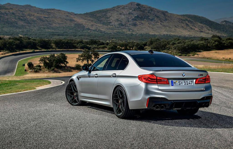Фото m 5 f 90 competition
