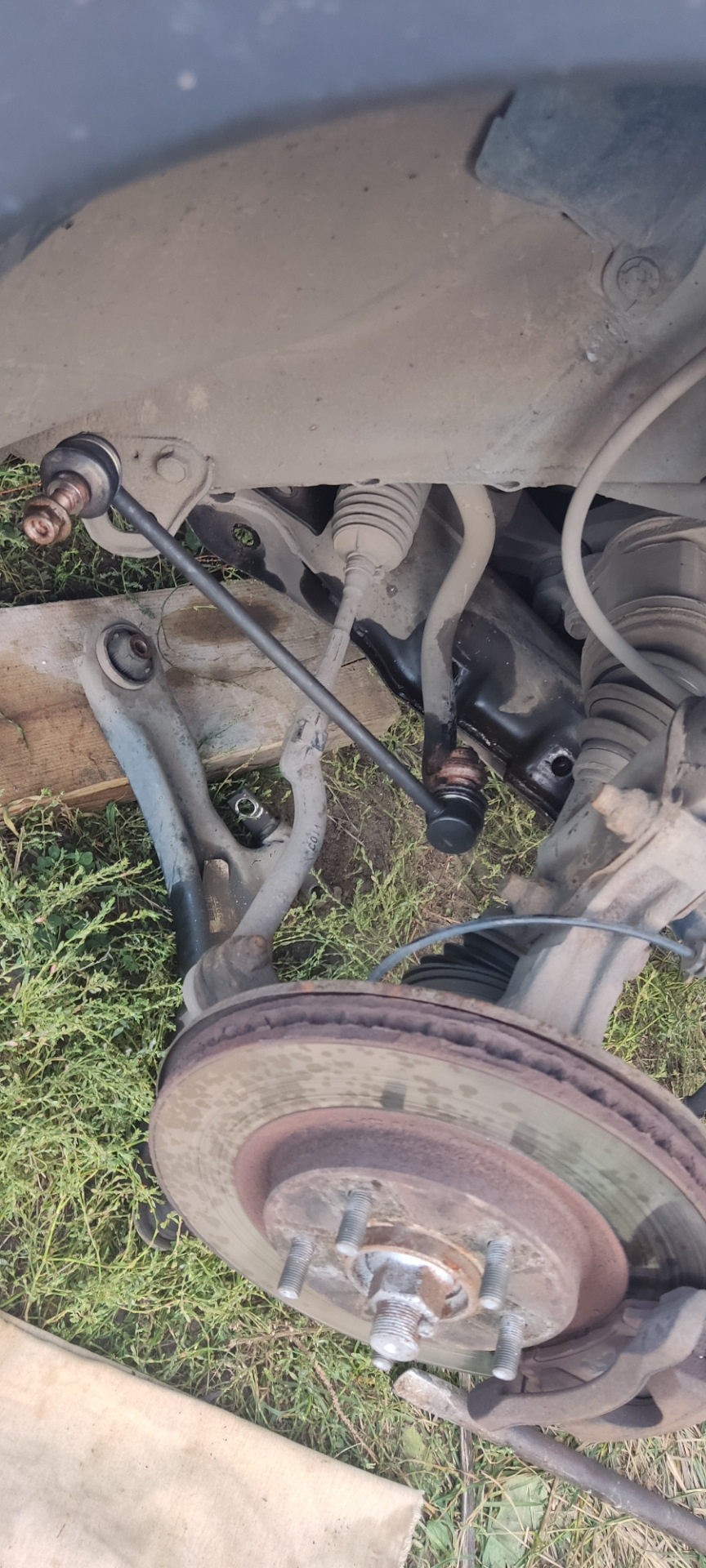9. Замена передних рычагов — Nissan X-Trail II (t31), 2 л, 2011 года ...