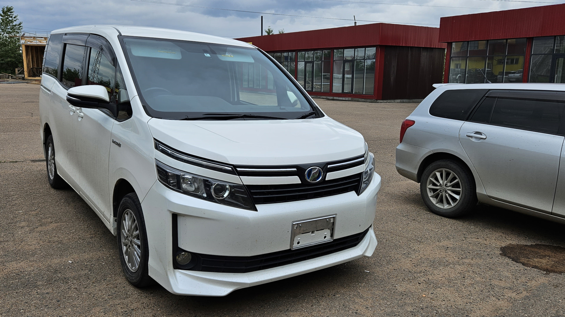 Toyota Voxy (3G) 1.8 гибридный 2014 | Вокси на DRIVE2