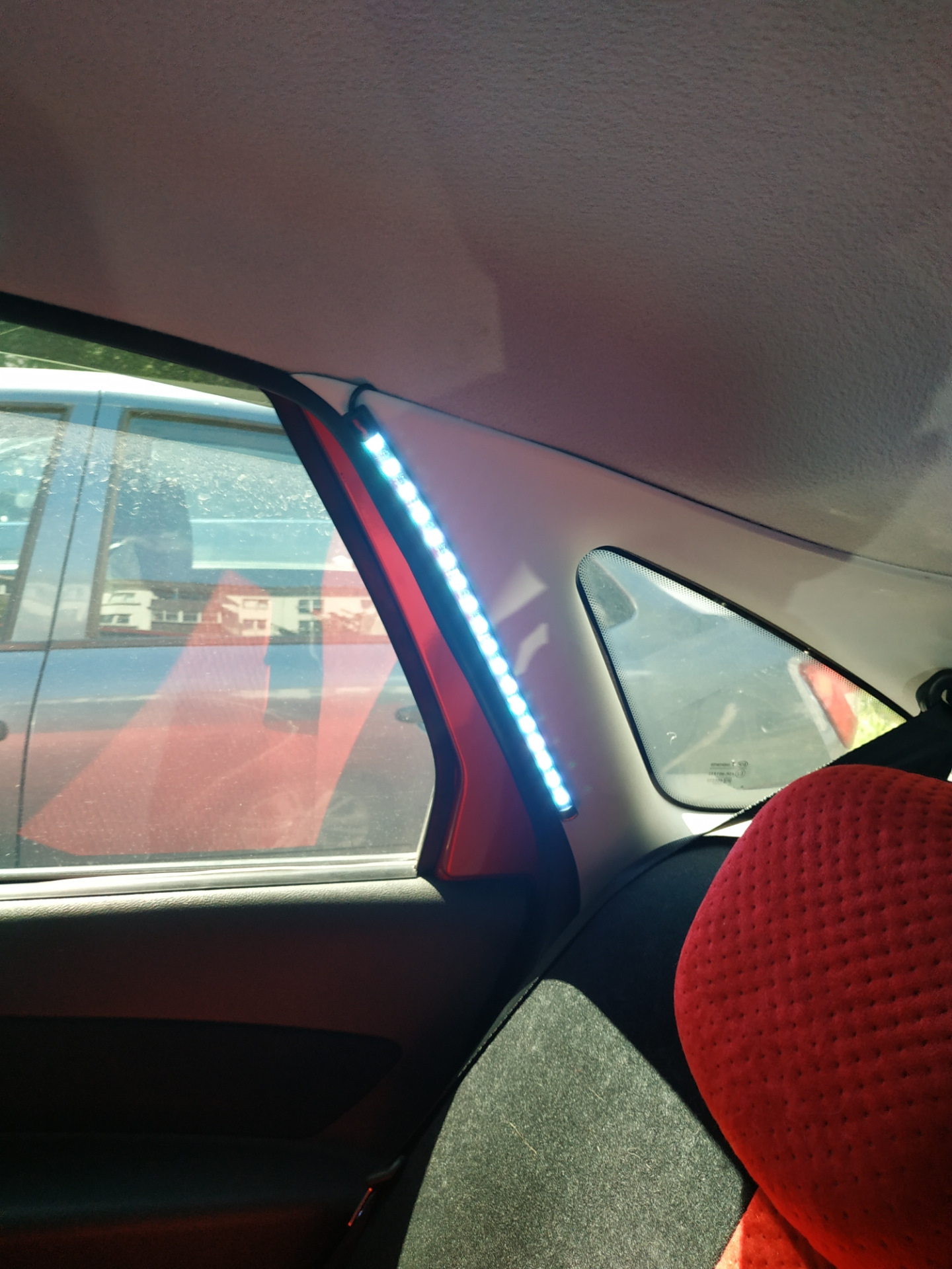 Да будет свет у задних пассажиров и в багажнике. — Lada Гранта Лифтбек ...