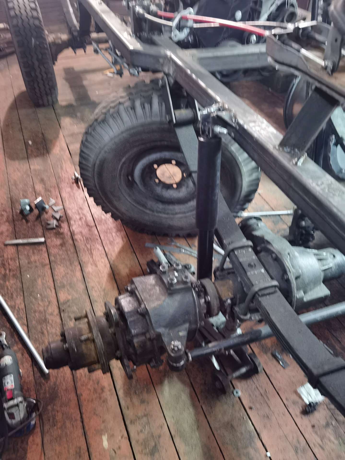 Задний мост луаз. Мост луаз. Луаз-1302 редуктор переднего моста. Привод луаз 969м. Передний мост луаз.