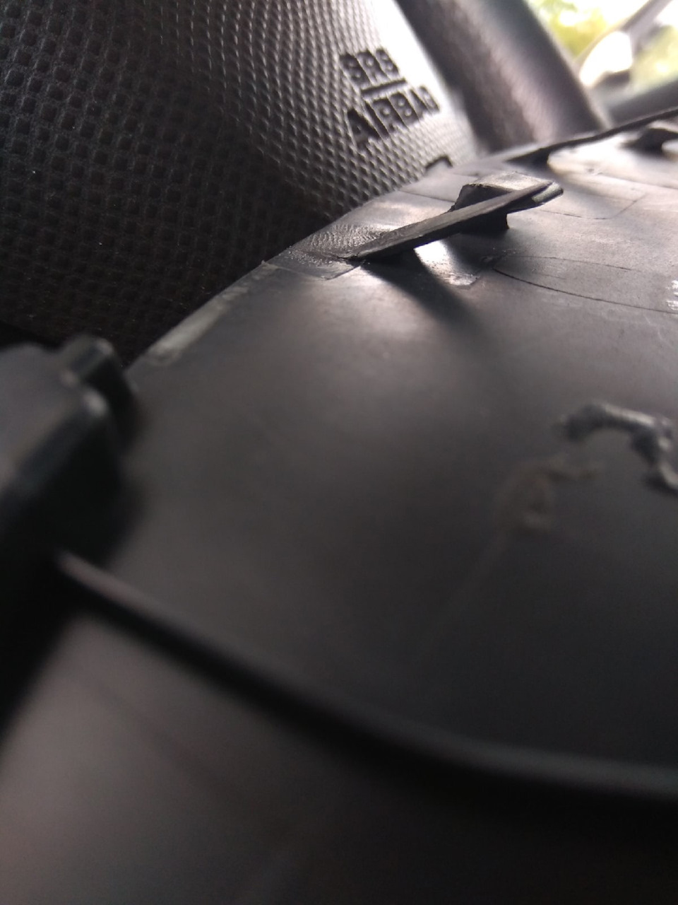 Пайка крепления панели (из полипропилена), ремонт подсветки часов ...