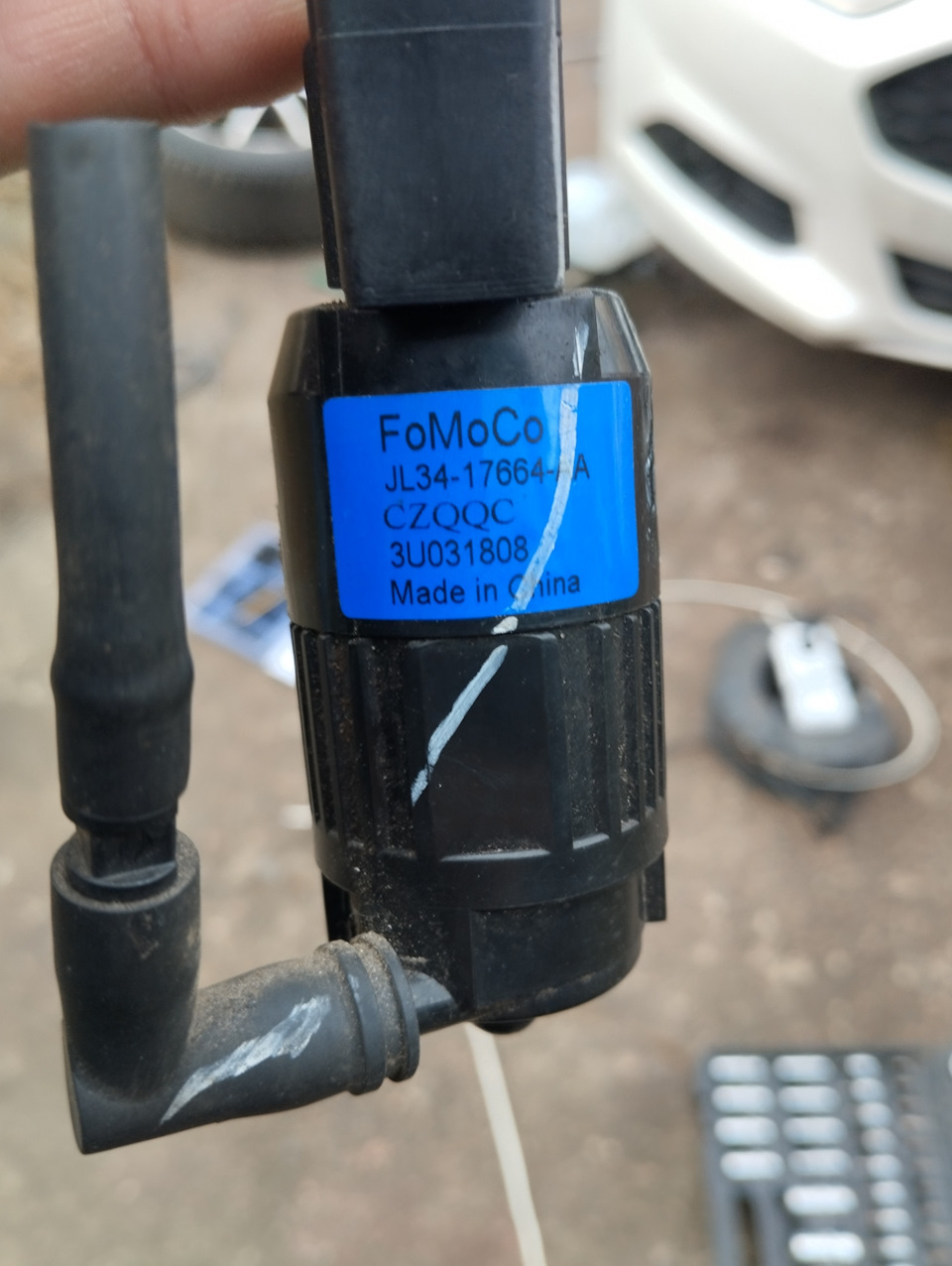 Замена моторчика омывателя — Ford Fusion (America) (2G), 1,5 л, 2016 ...