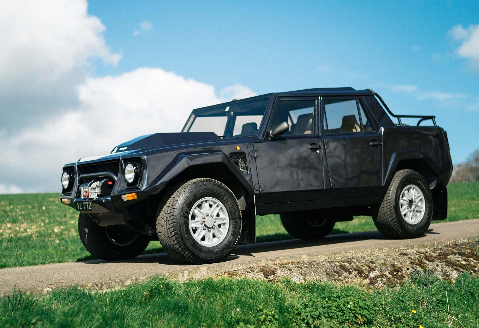 Lamborghini lm002 РІРѕРµРЅРЅС‹Р№