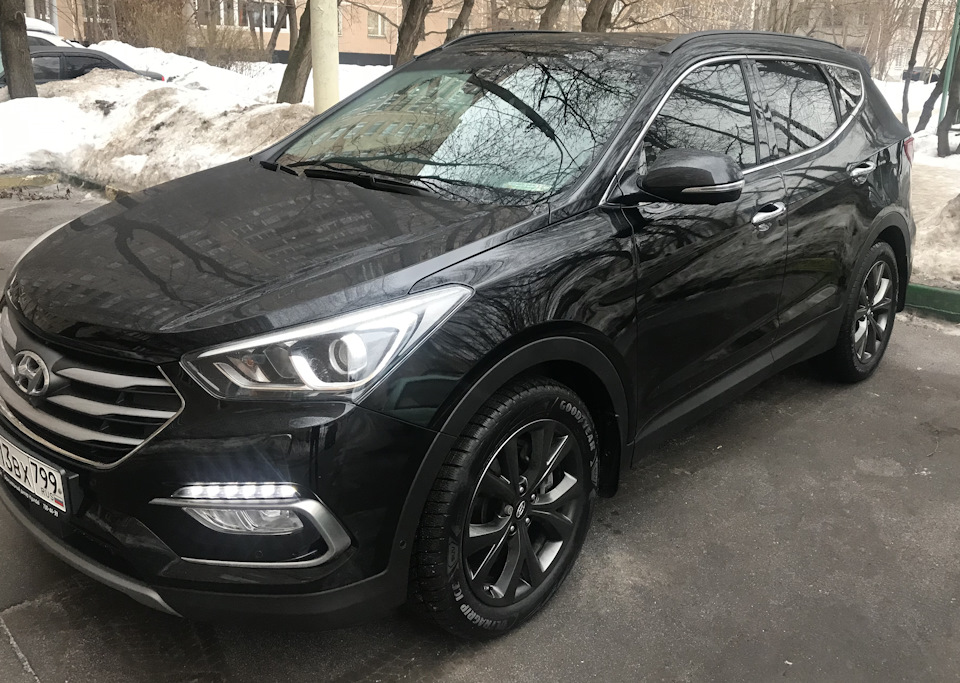 Hyundai santa fe черный. Хендай Санта Фе 2015 черный. Санта Фе 3 черный антихром. Hyundai Santa Fe черный 2016. Hyundai Santa Fe 3 тонированный.