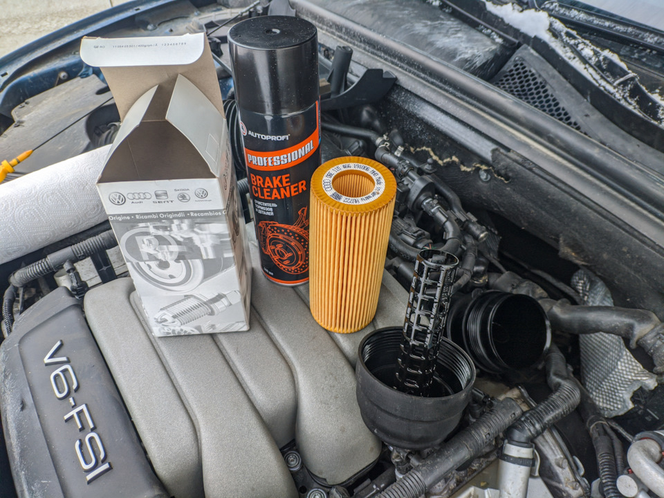 Фильтр оригинал, масло как всегда Lukoil Genesis 5W-40. — Audi A5 (1G)