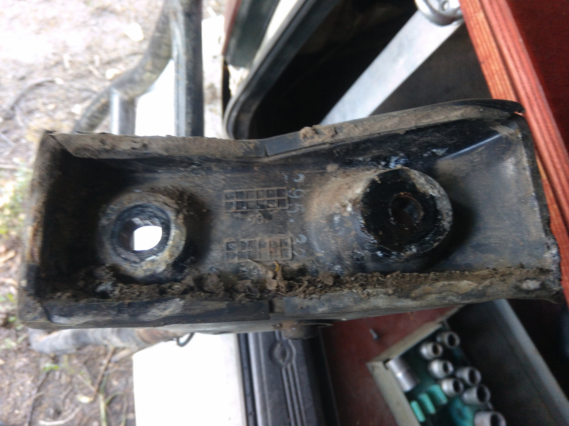 FAQ «Sportage»-1: калитка (держатель запаски): снятие. — KIA Sportage ...