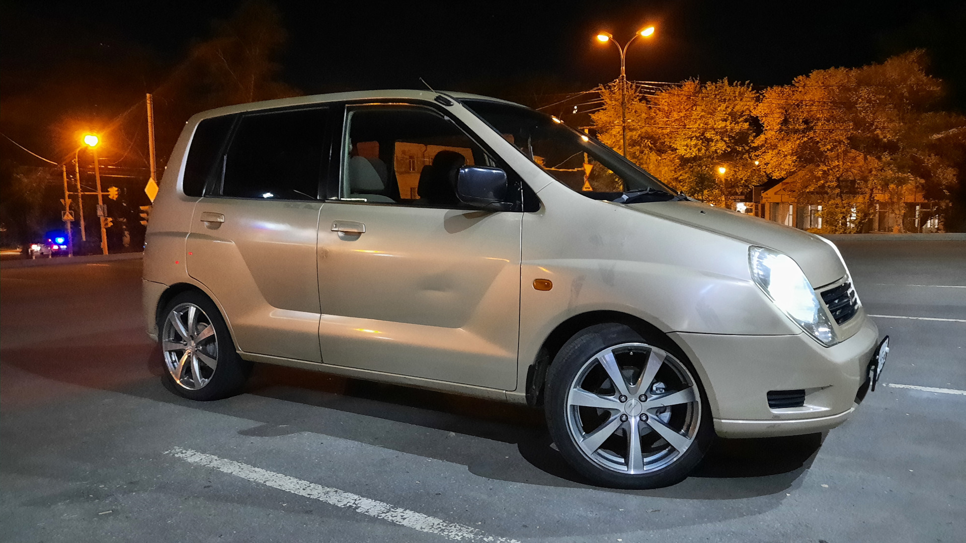 Митсубиси мираж динго 2001. Mitsubishi Dingo. Mitsubishi Mirage Dingo. Мицубиси Мираж Динго габариты. Мицубиси Мираж Динго колесная база.