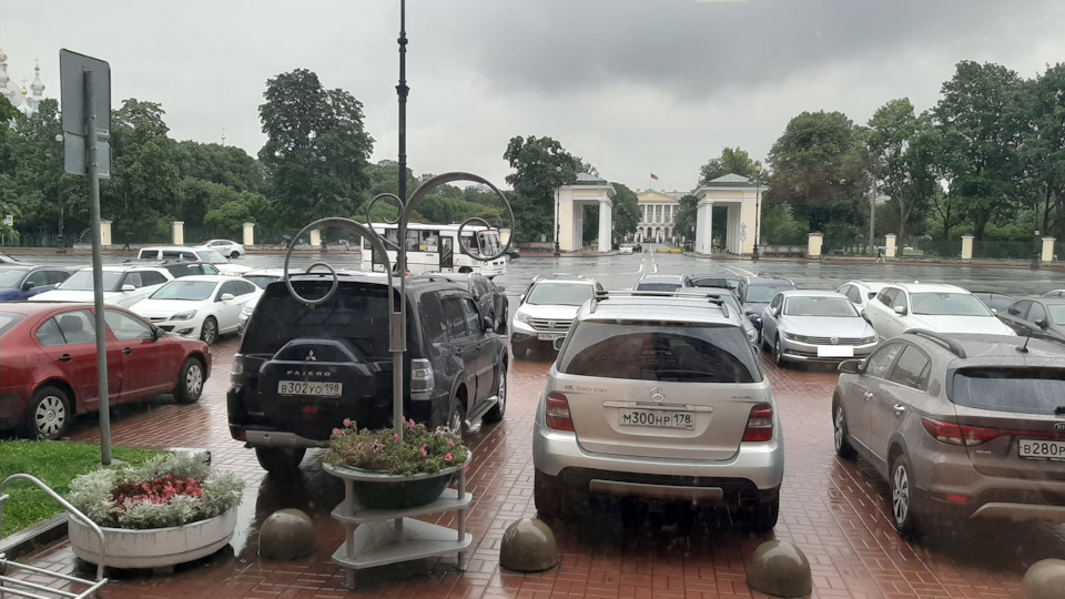 Потеет лобовое стекло после мойки мотора — Volkswagen Passat B8, 1,4 л ...