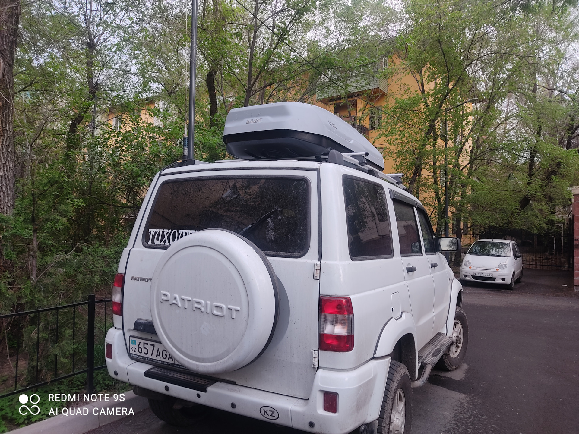 установка маркизы и гробик на крышу — УАЗ Patriot, 2,7 л, 2013 года ...