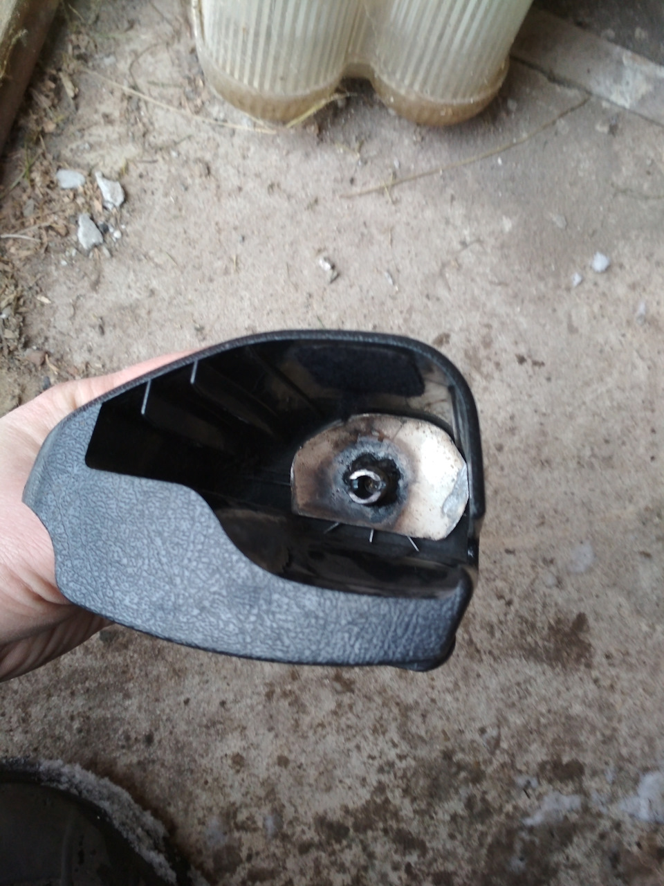 погрузили готовую конструкцию для того чтоб проверить, четко ли все сидит ; как видим все четко =) — Volvo V70 I