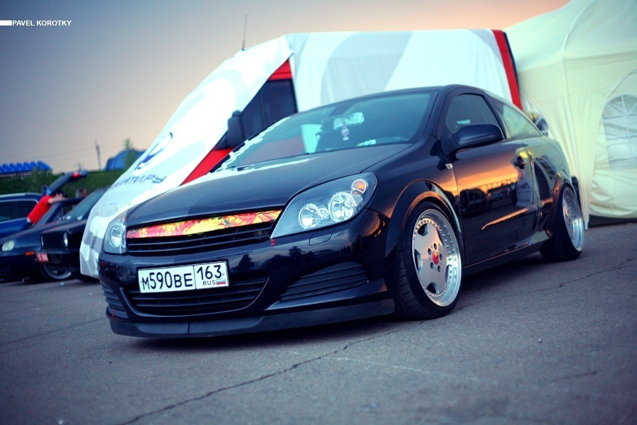 Opel Astra h GTC stance