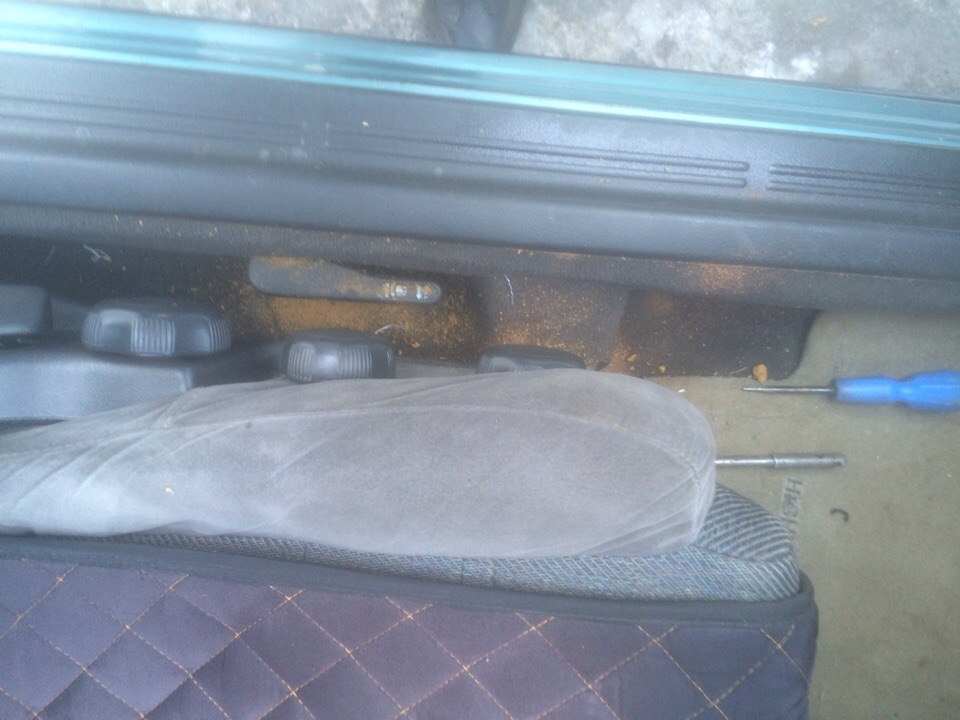 Сиденья . боковая поддержка — Nissan Sunny (B13), 1,6 л, 1993 года ...