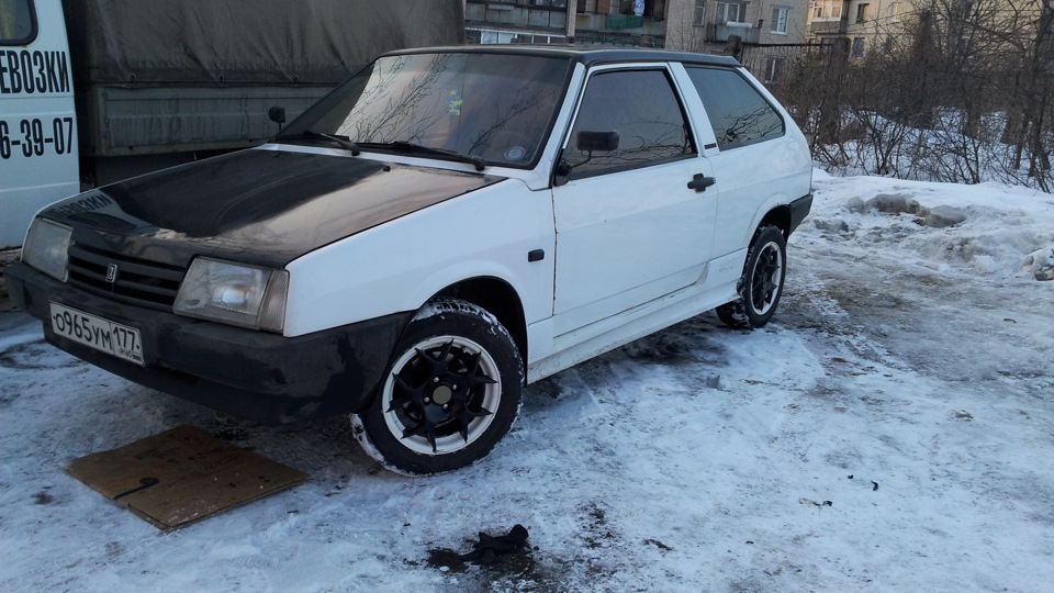 Решил обтянуть торпеду(низкая) карбоновой пленкой! — Lada 2108, 1,5 л ...