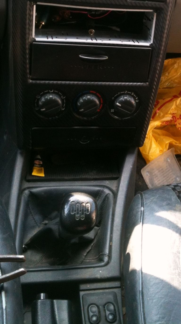 новая ручка кпп — Lada Приора седан, 1,6 л, 2010 года | аксессуары | DRIVE2