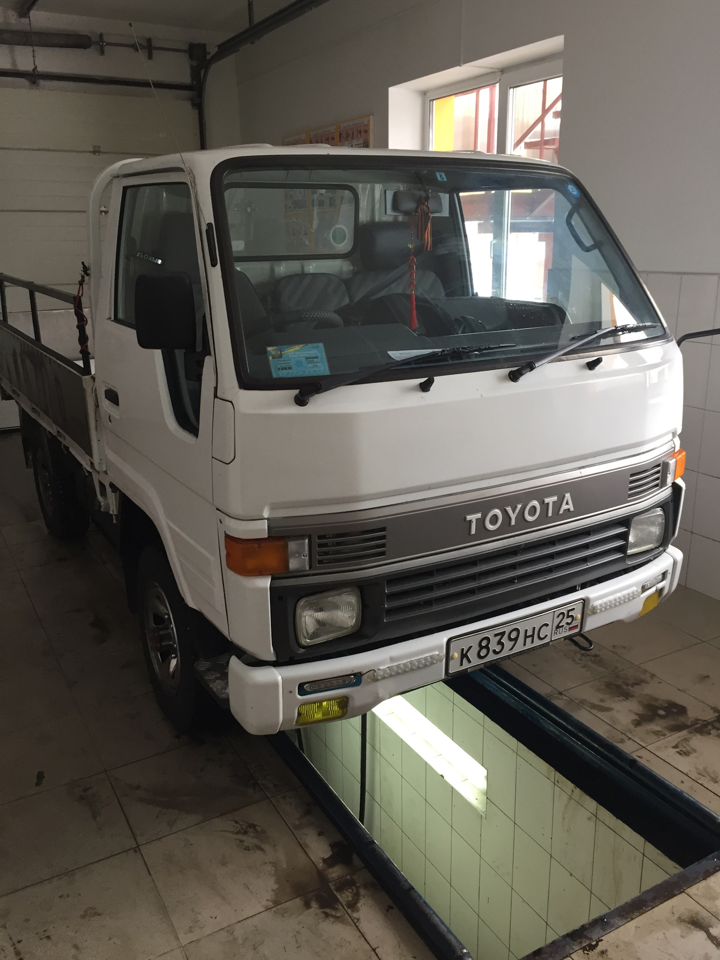 Toyota Hiace грузовой. Toyota Hiace 1994 грузовик. Toyota Hiace Truck, 2.4 л.,.