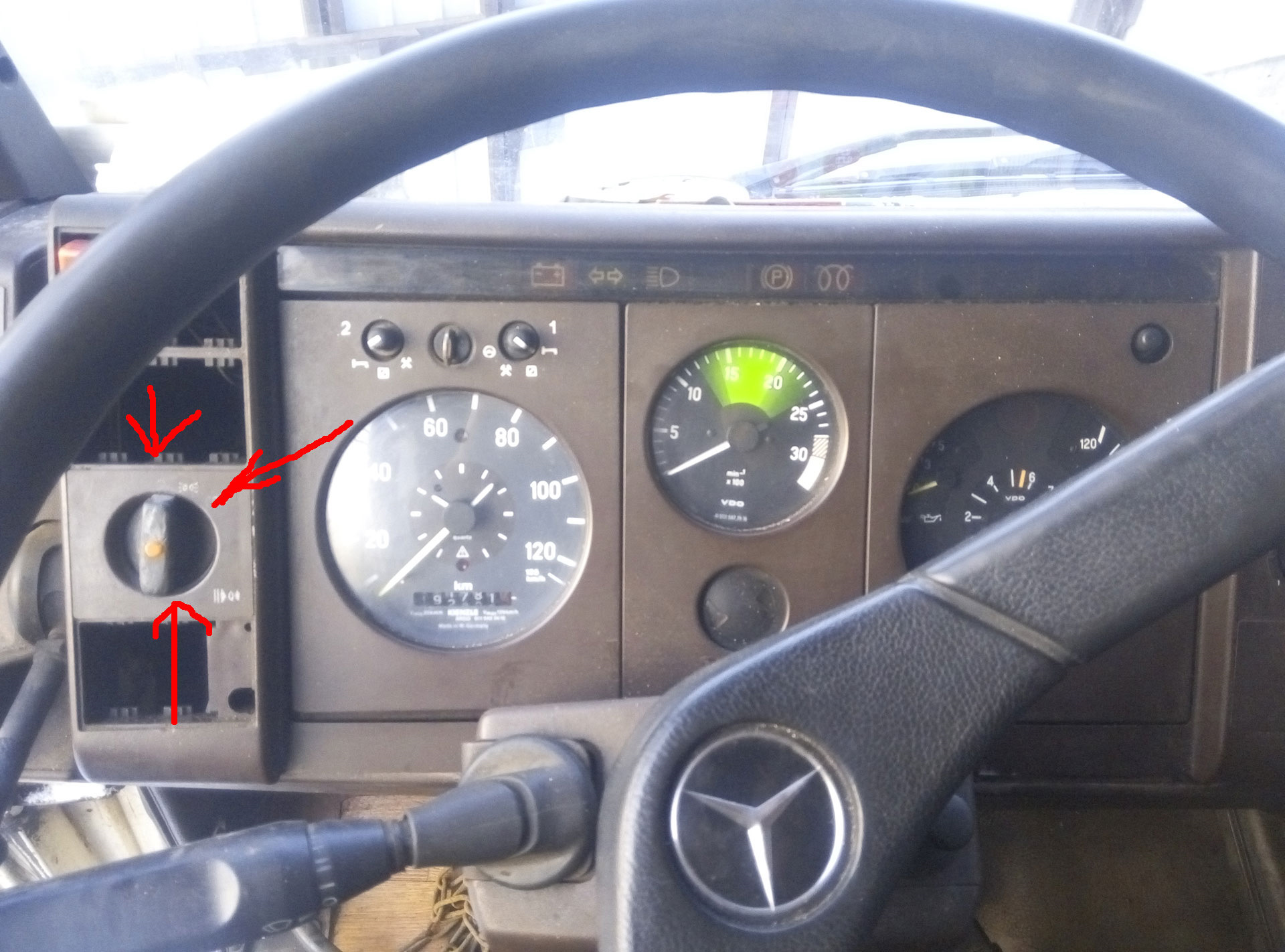 Как снять панель на 814 мерседес Вопрос по приборке - решено - Mercedes-Benz T2 (2G), 6 л, 1993 года просто так D
