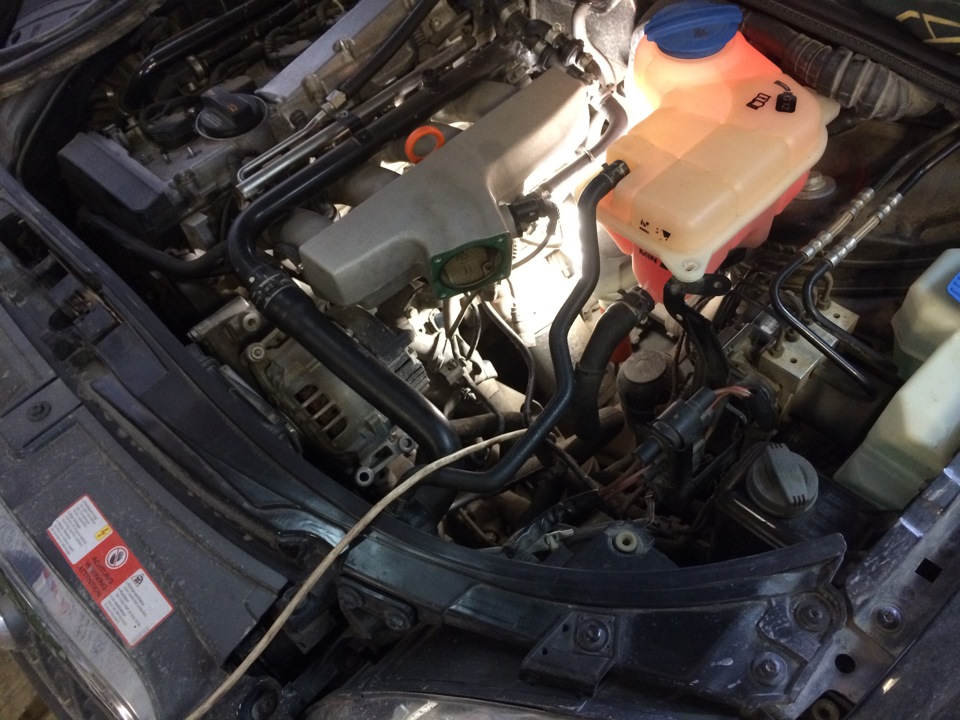 Замена термостата — Audi A4 (B7), 1,8 л, 2006 года | своими руками | DRIVE2