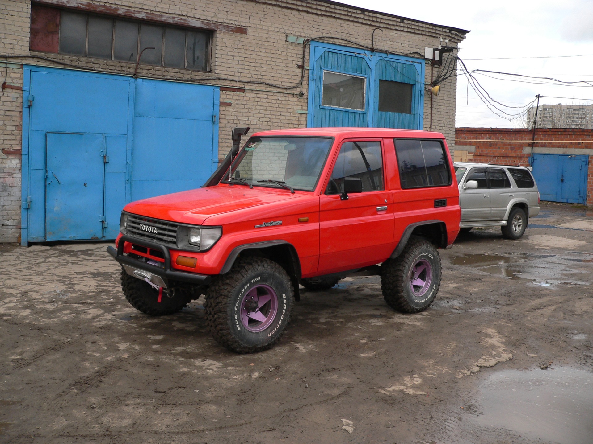 painted - Toyota Land Cruiser 28 L 1992
