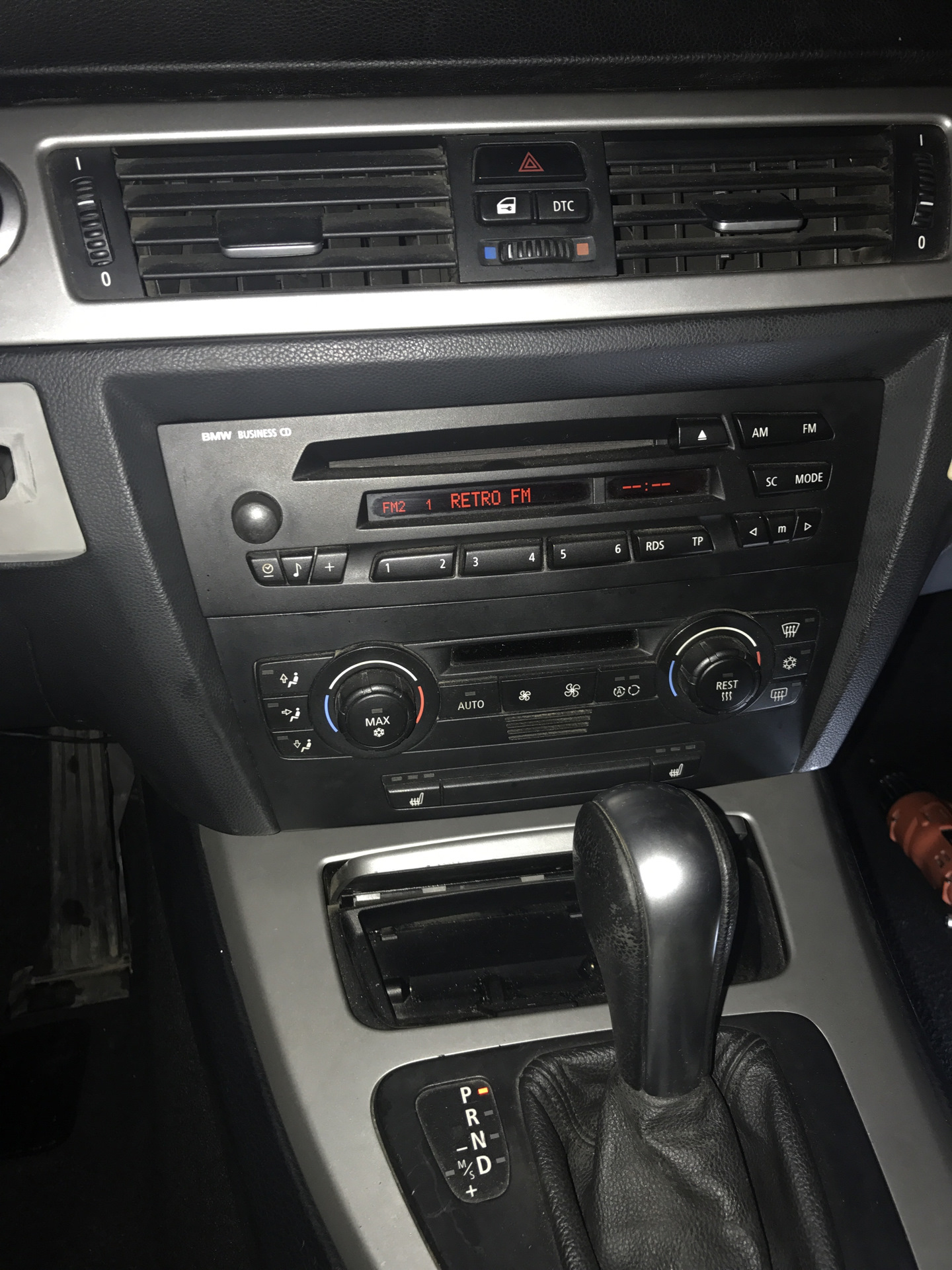 Как снять магнитолу бмв х1 Замена магнитолы - BMW 3 series (E90), 2 л, 2005 года автозвук DRIVE2