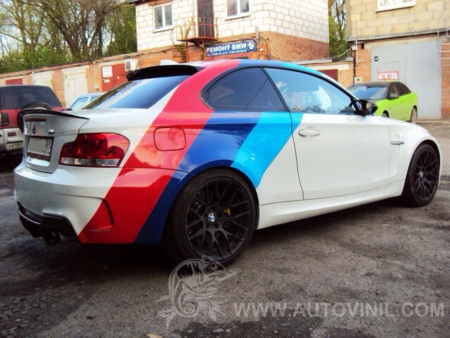 Bmw e92 оклейка. 1 м полосы. Bmw e92 m performance. фирменные полосы бмв. акцентные полосы bmw f30.