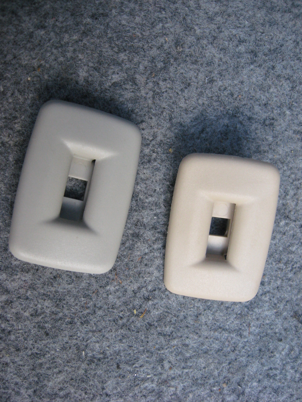 Слева родной, справа то что приехало Volvo 39986971 — Volvo S80 (1G). Запчасти на фото: 39986971