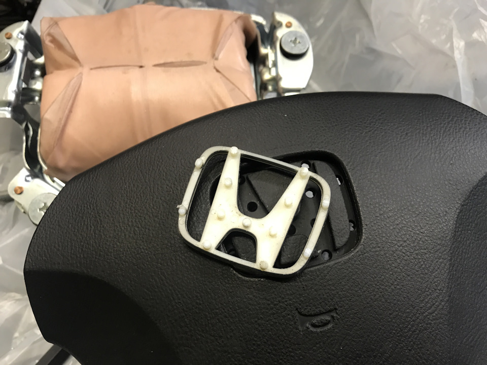 Замена эмблемы "H" на руле - Honda CR-V (RM), 2 л, 2013 года аксессуары DRIVE2