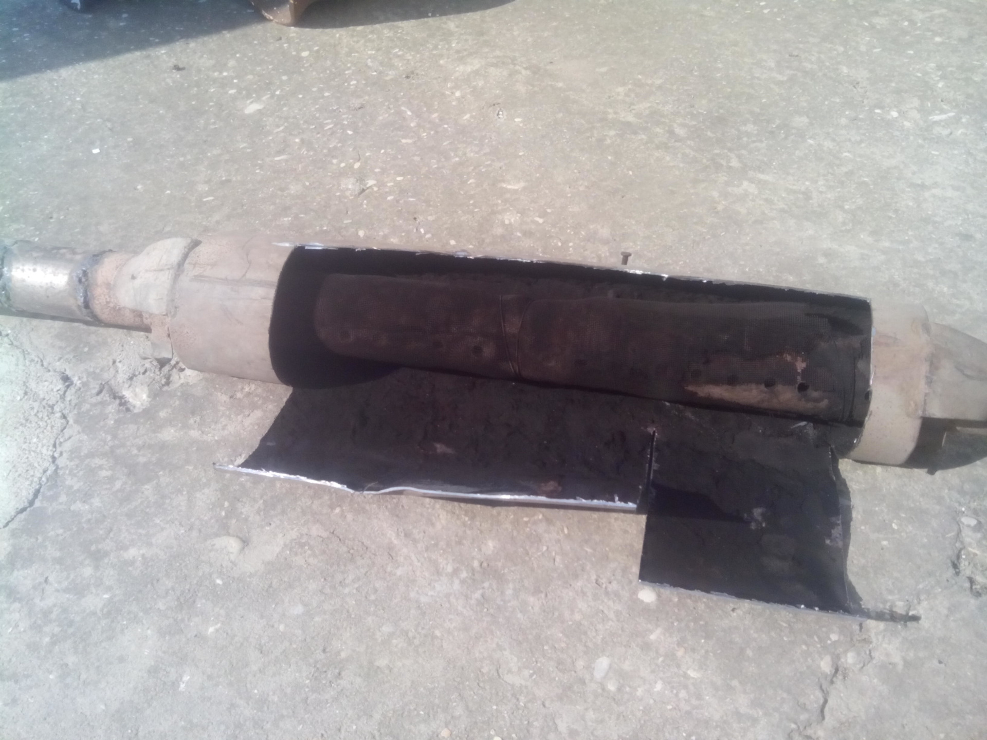 Переделка пламягасителя стингер в резонатор. — Lada 21104, 1,5 л., 2002 ...