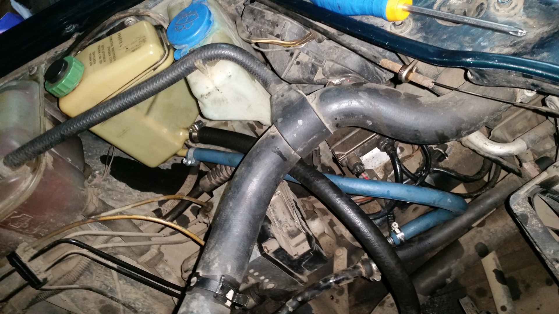 Промывка и замена жидкости гура. — Audi A6 (C4), 2 л, 1995 года ...