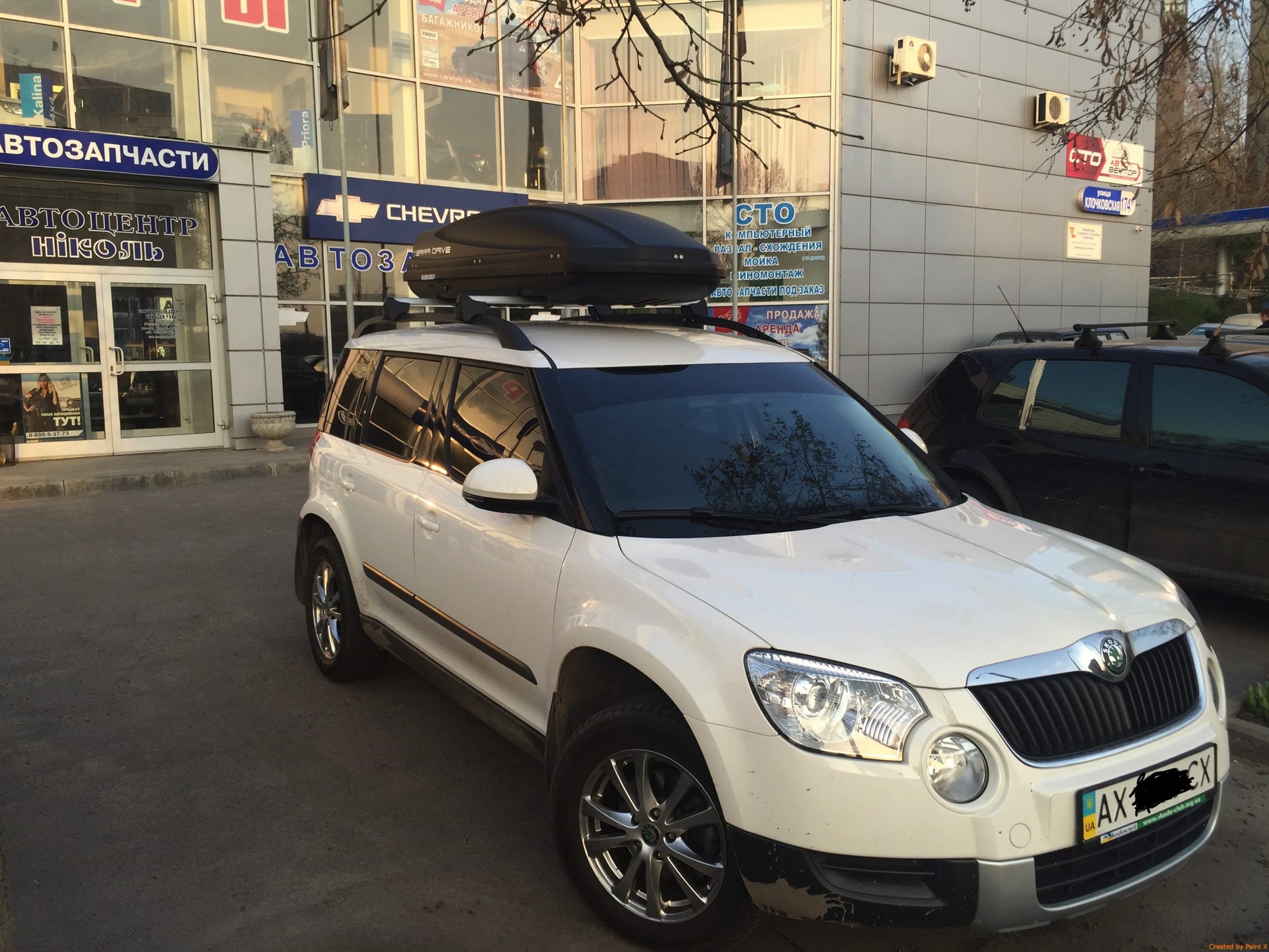 Багажник етти. Skoda Yeti багажник. Skoda Yeti багажник на крышу. Шкода-Йети для верхнего багажника. Аксессуары для шкоды Йети.