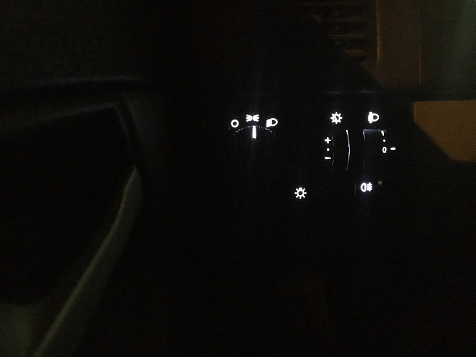 Стайлинг и доработки салона продолжаются — Lada Приора хэтчбек, 1,6 л ...