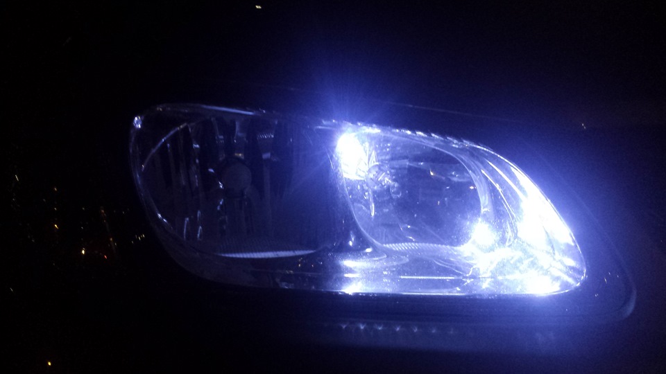 Габариты и ближний — Nissan Almera II (N16), 1,5 л, 2001 года ...