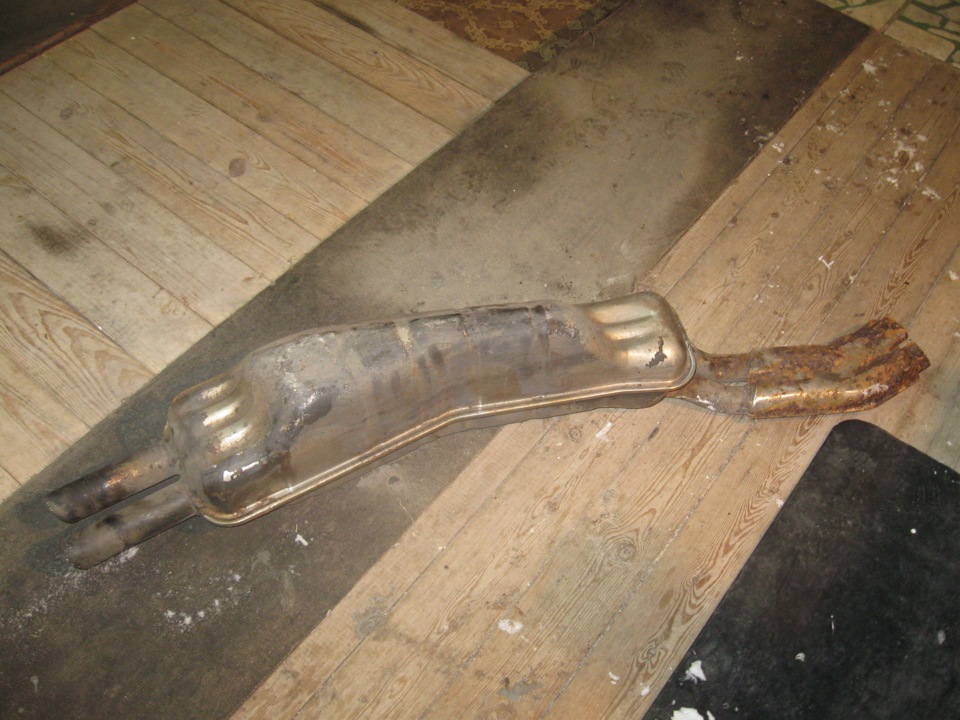 Фото в бортжурнале BMW 7 series (E32)