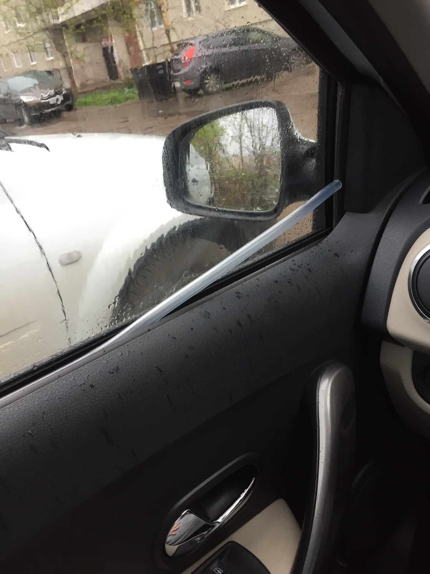 Дребезг в стеклах — Renault Logan (2G), 1,6 л, 2016 года | просто так ...