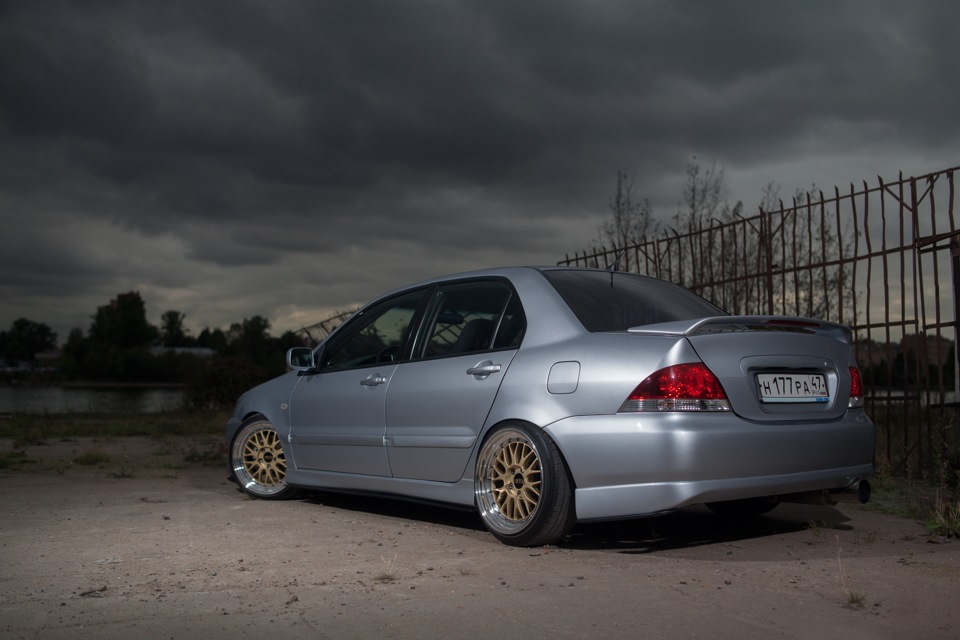 Mitsubishi Lancer 9 stance