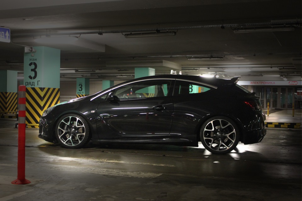 Opel Astra j GTC stance