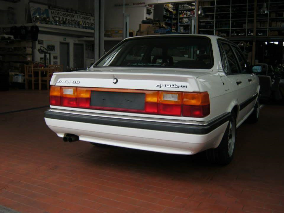 2 б 90. Audi 90 b2. Ауди 90 b2 quattro. Audi 90 b2 молдинги. Audi 90 i (b2).