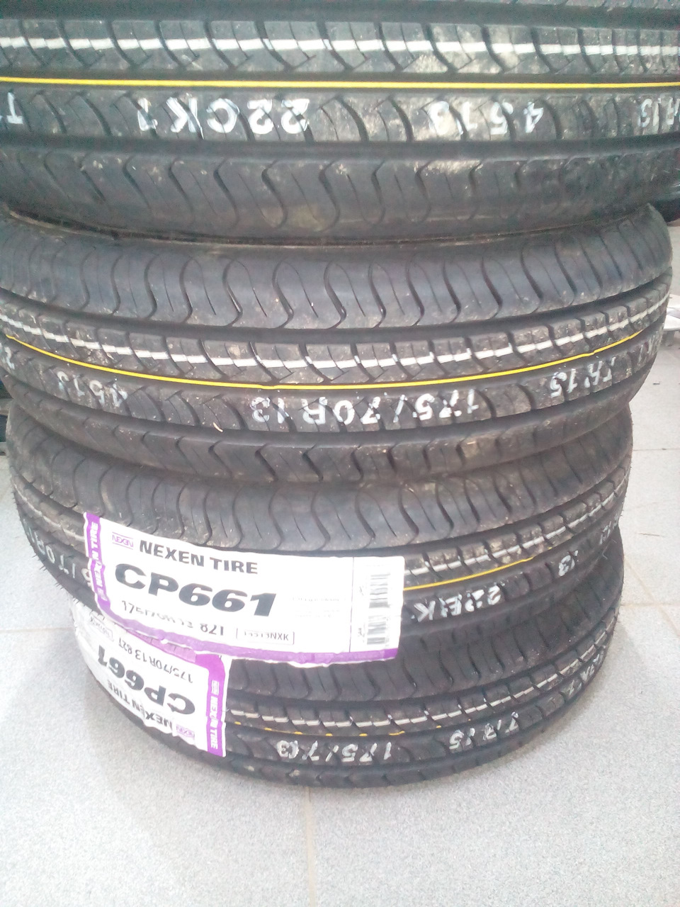 Фото в бортжурнале Hyundai Accent (2G). Запчасти на фото: Nexen CP661